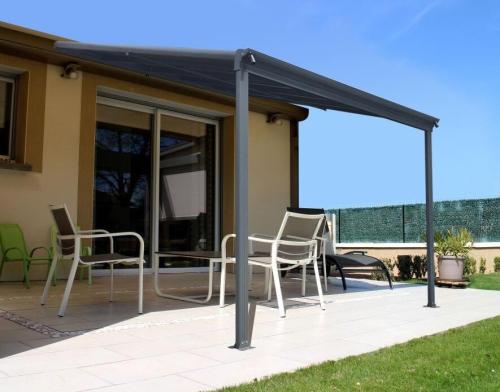 hliníková pergola LANITPLAST WALL 33 FSX antracit + bronz PC